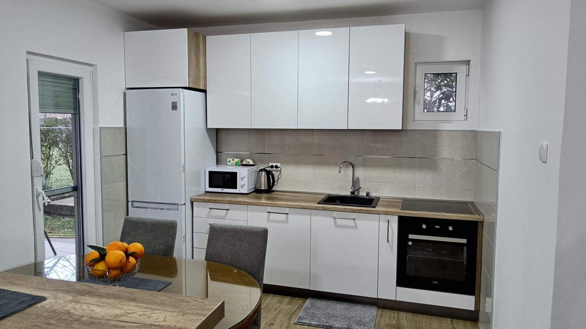 Entire House Floor - 2-Bedroom Cozy & Peaceful Apartment Podgorica Exteriör bild