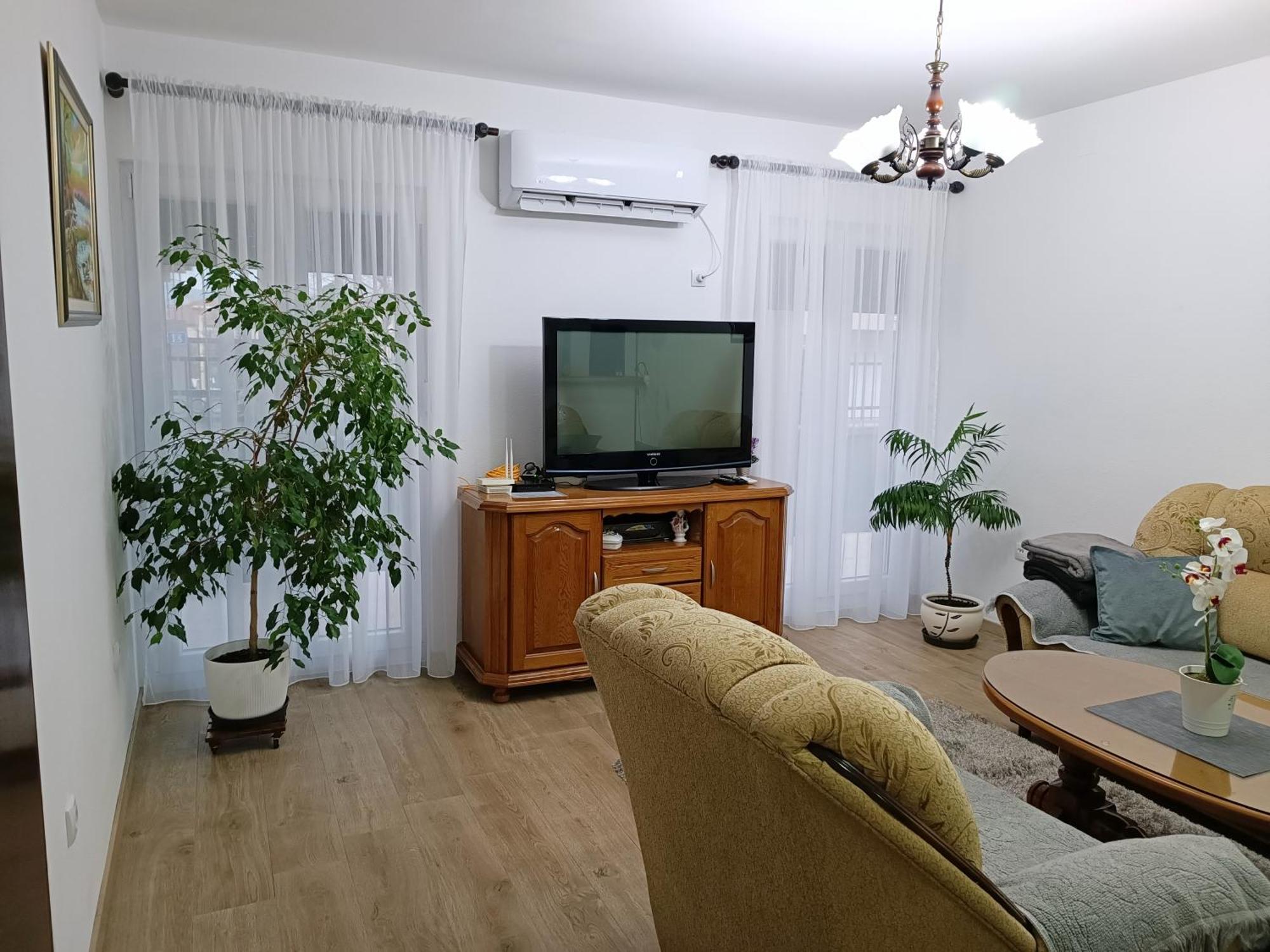 Entire House Floor - 2-Bedroom Cozy & Peaceful Apartment Podgorica Exteriör bild